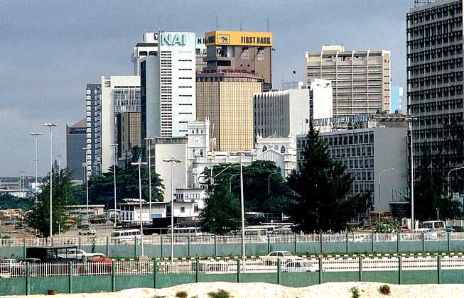 ЛАГОС – бывшая столица и крупнейший город Нигерии.